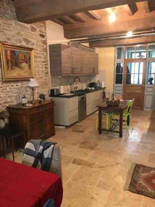 La Maison De Lea, Chambres D'Hotes De 14 Couchages Tournus Extérieur photo